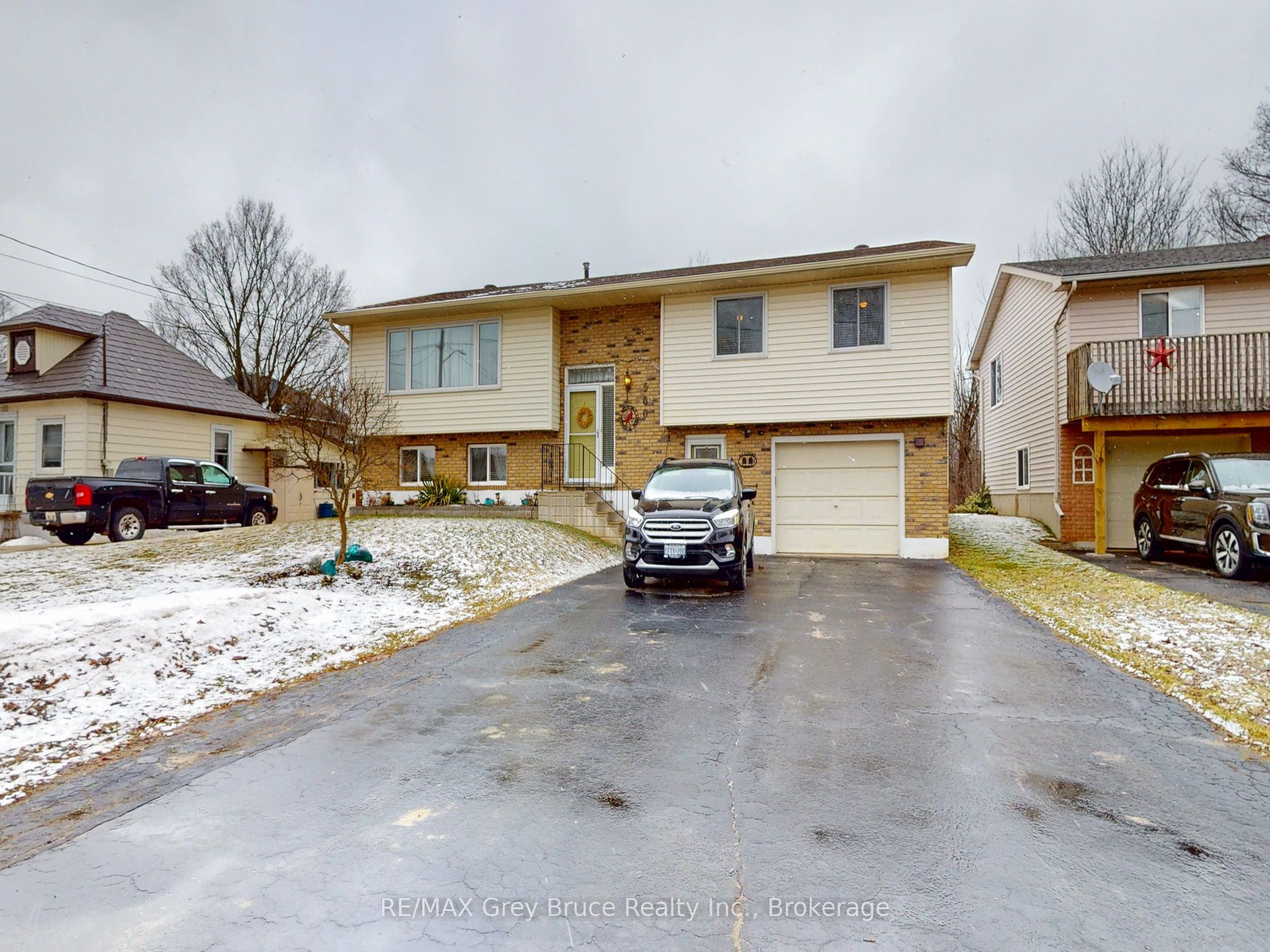 560 20th Street E, Owen Sound, ON, N4K 2B6