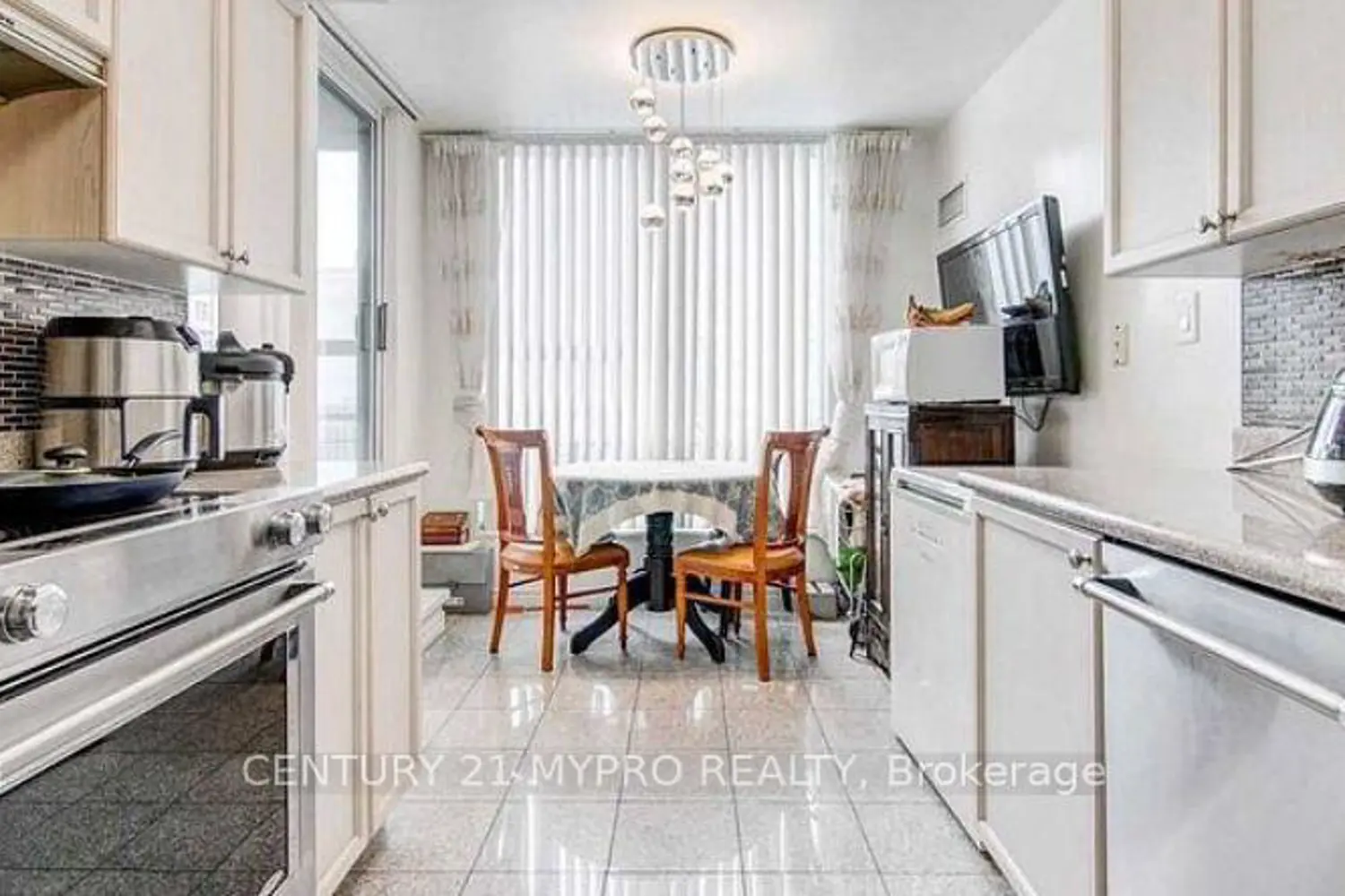 Additional image 2 of 28 Empress Avenue 2208