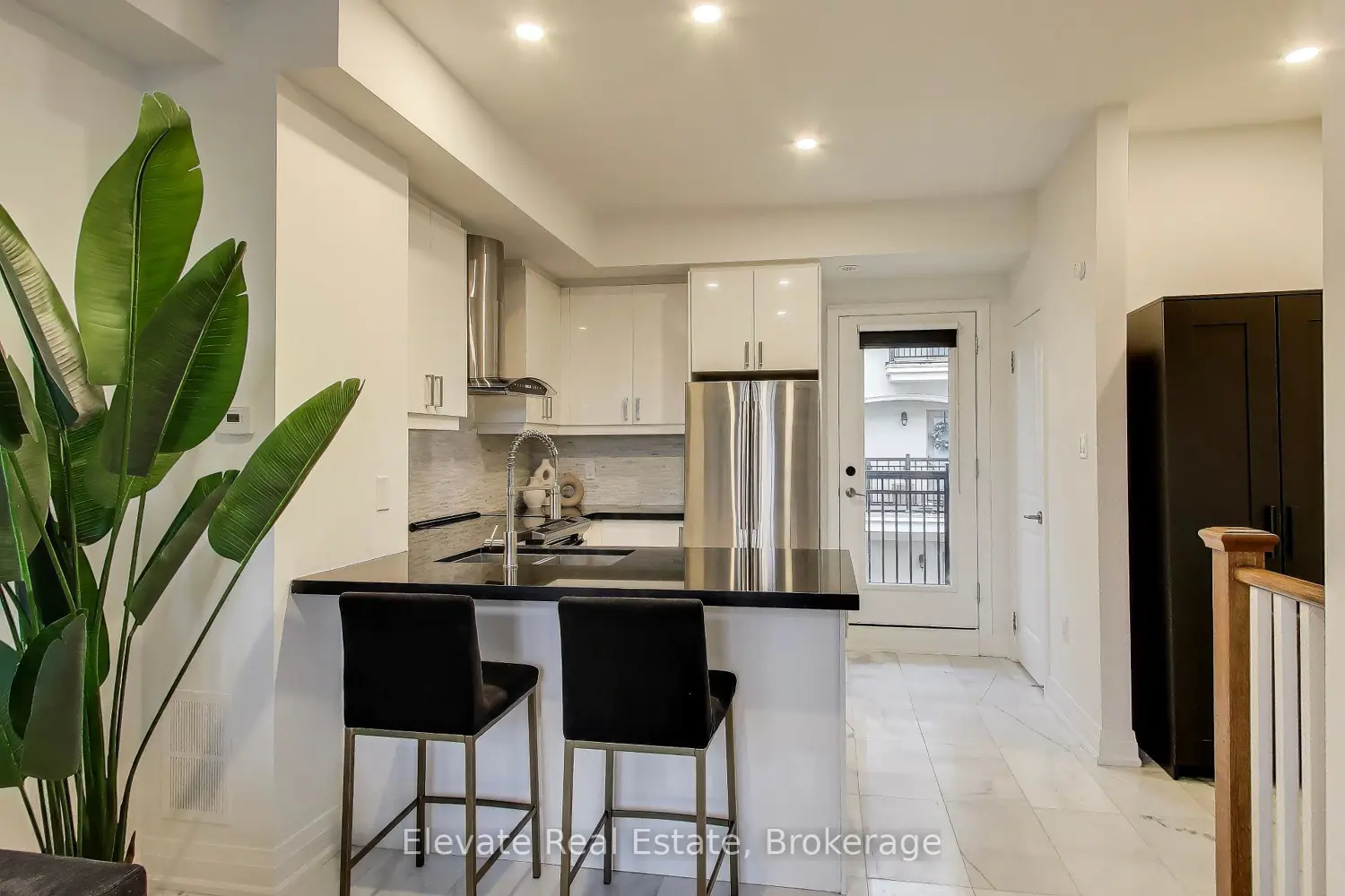 Additional image 7 of 3083 Cawthra Road 24