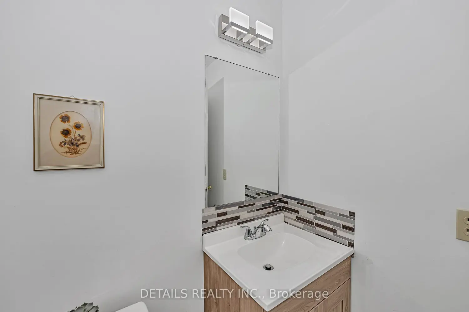 Additional image 5 of 1020 Ambleside Crescent