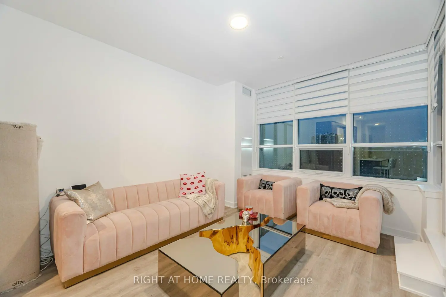 Additional image 10 of 50 Upper Mall Way B-226