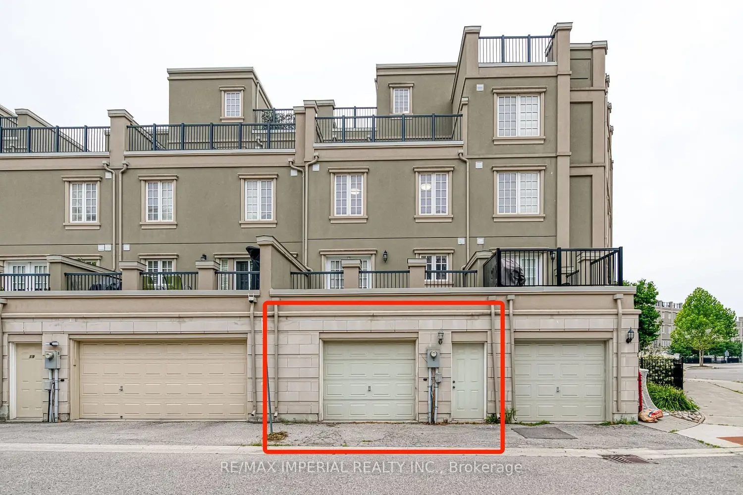 Additional image 12 of 21 Mackenzie's Stand Avenue