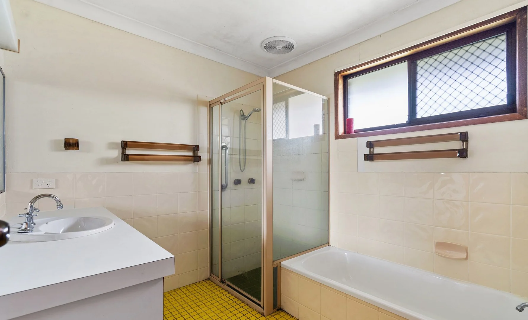 Additional image 12 of 38 Hillview Parade, Ashmore QLD 4214