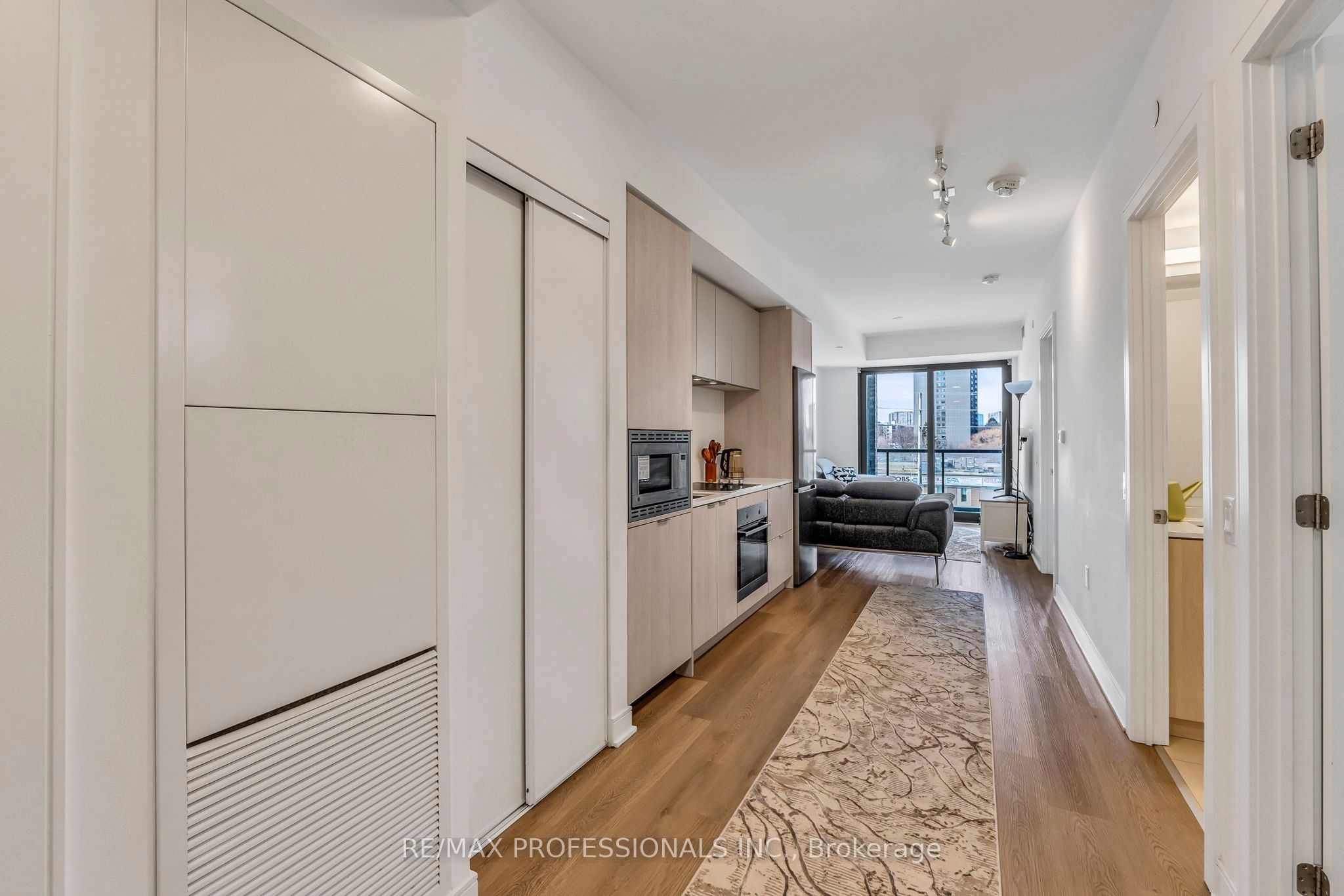 Additional image 3 of 404-86 Dundas Street E, Mississauga, ON, L5A 0B1