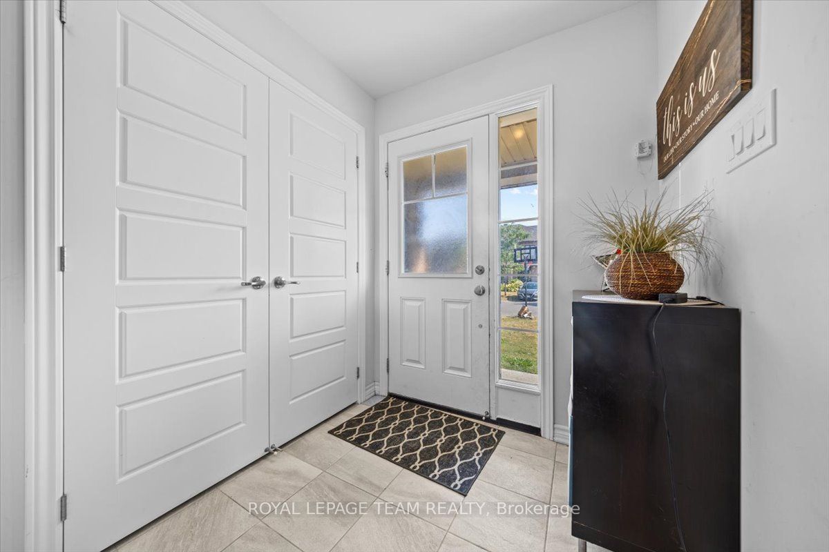 Additional image 3 of 814 Stallion Crescent, Ottawa, ON, K2S 2G1