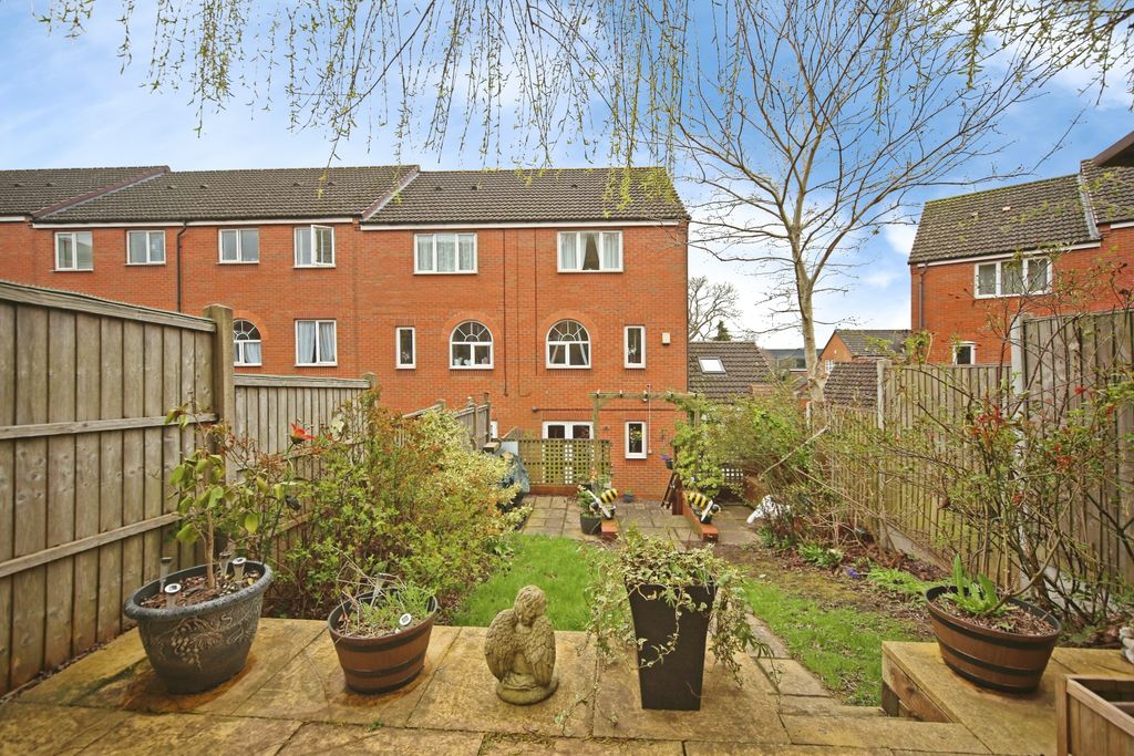 Additional image 21 of 4 bed end terrace house for saleElm Drive, Birmingham B31