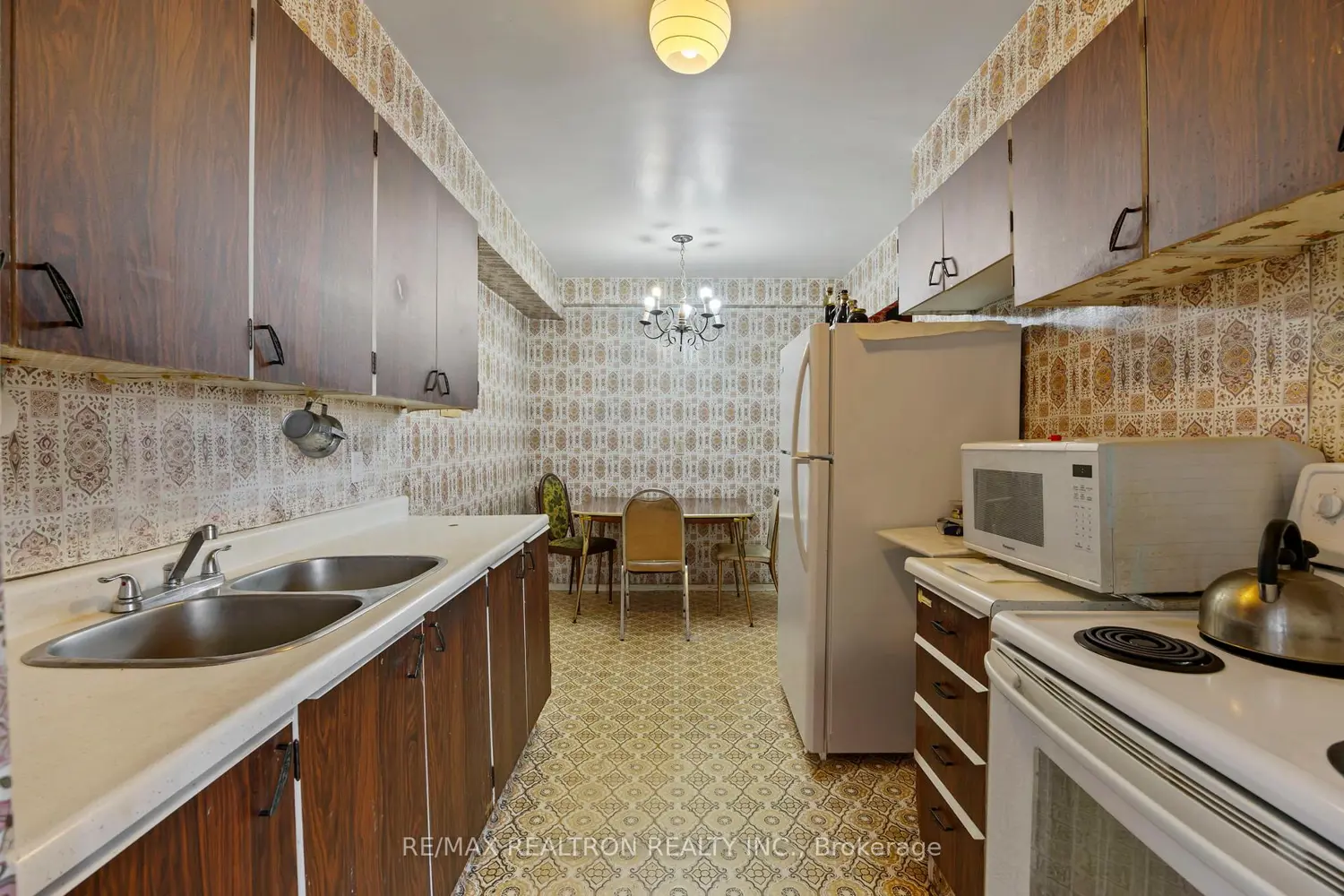 Additional image 6 of 155 Marlee Avenue 909