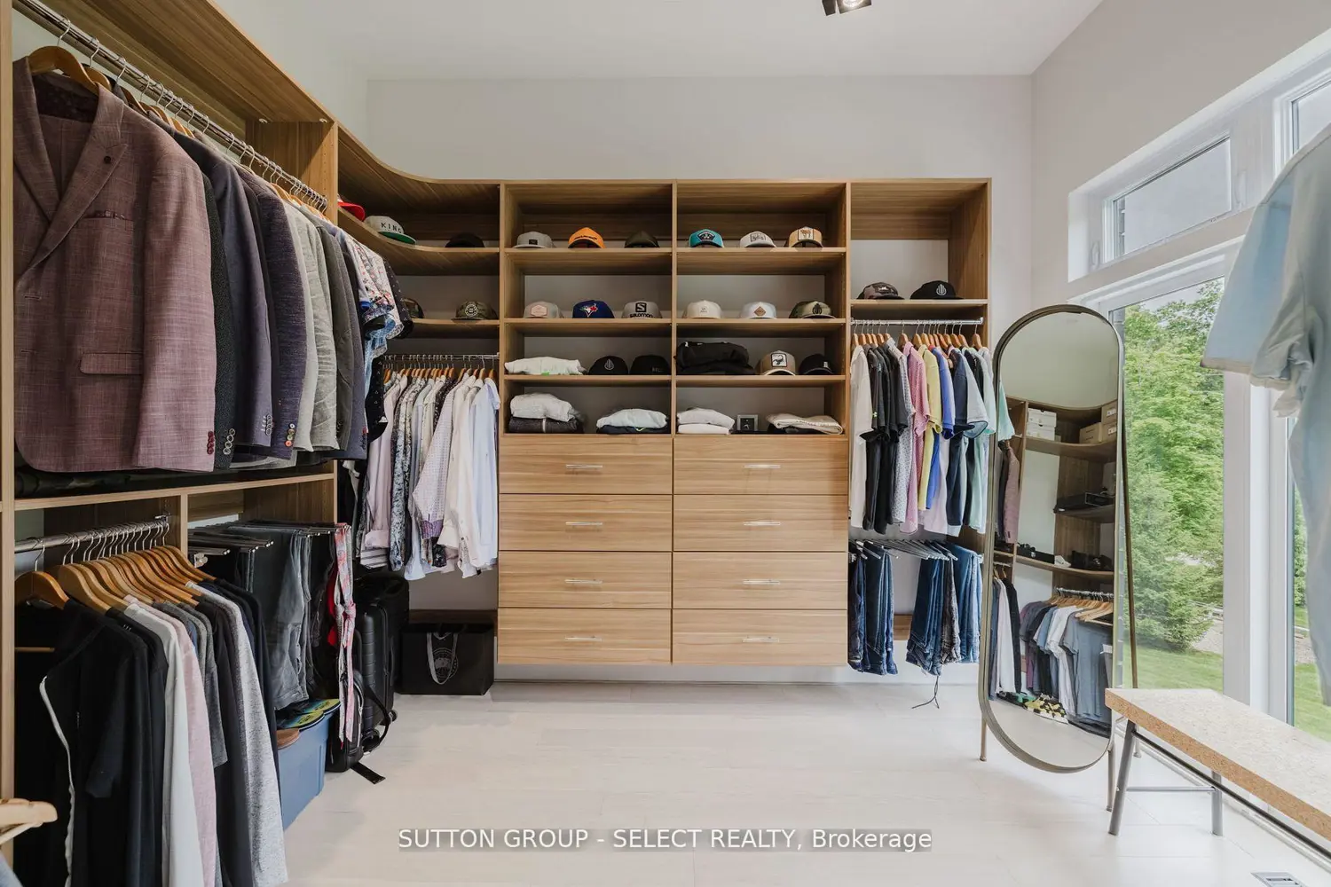 Additional image 7 of 9385 Elviage Drive