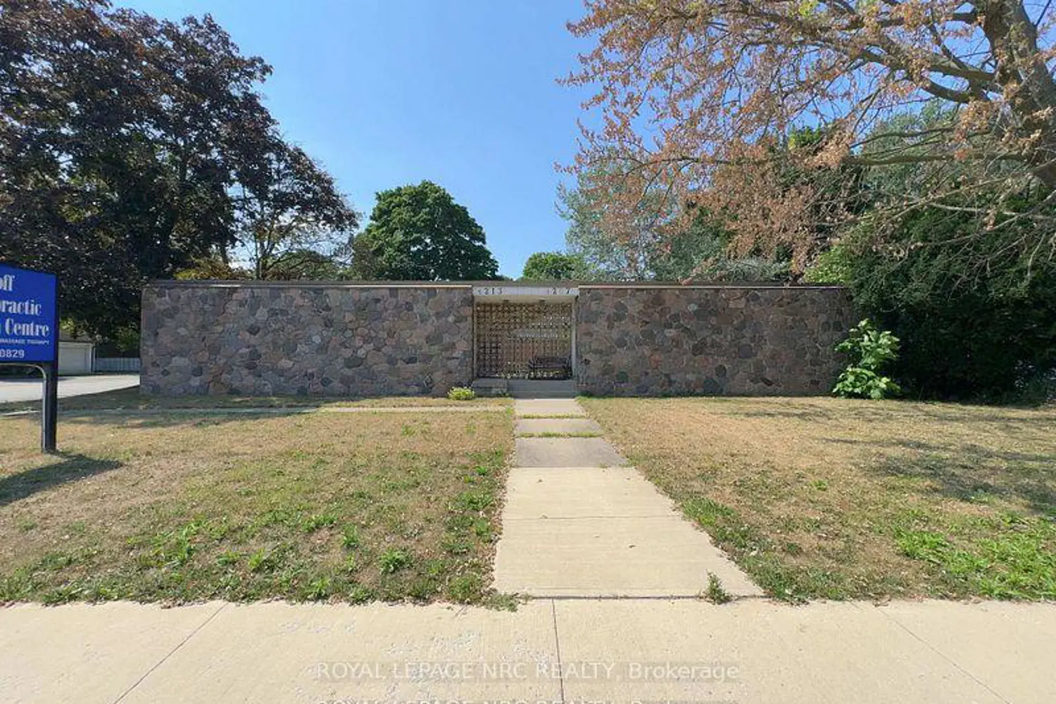 Additional image 18 of 4213/4207 Drummond Rd Road