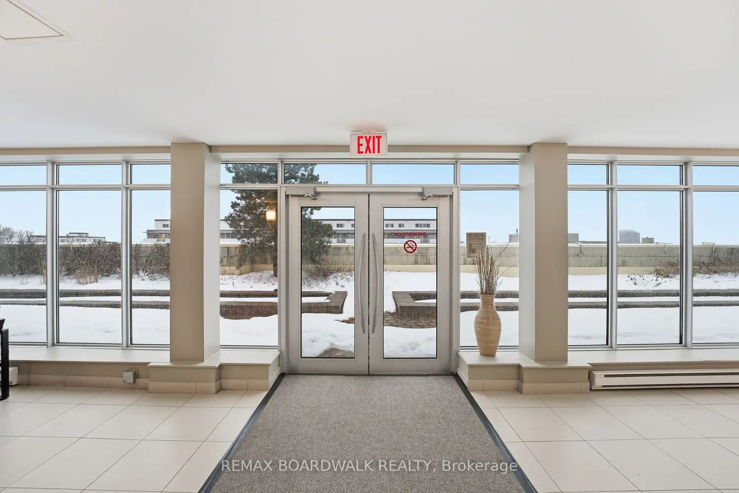 138 Somerset Street 908 photo 2