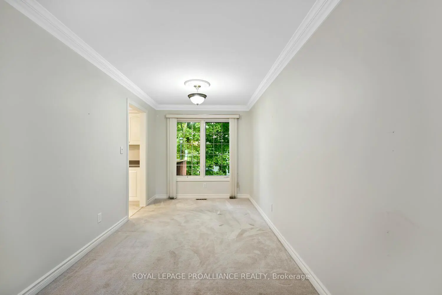 Additional image 7 of 1003 Montrose Street