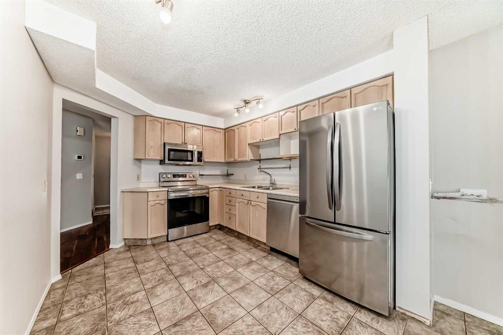 Additional image 5 of 226 Coachway Lane SW, Calgary, AB, t3h2v9