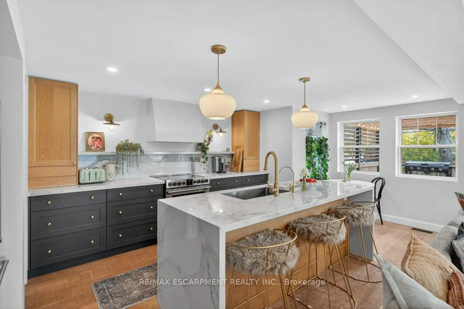 Additional image 7 of 5 Lees Line