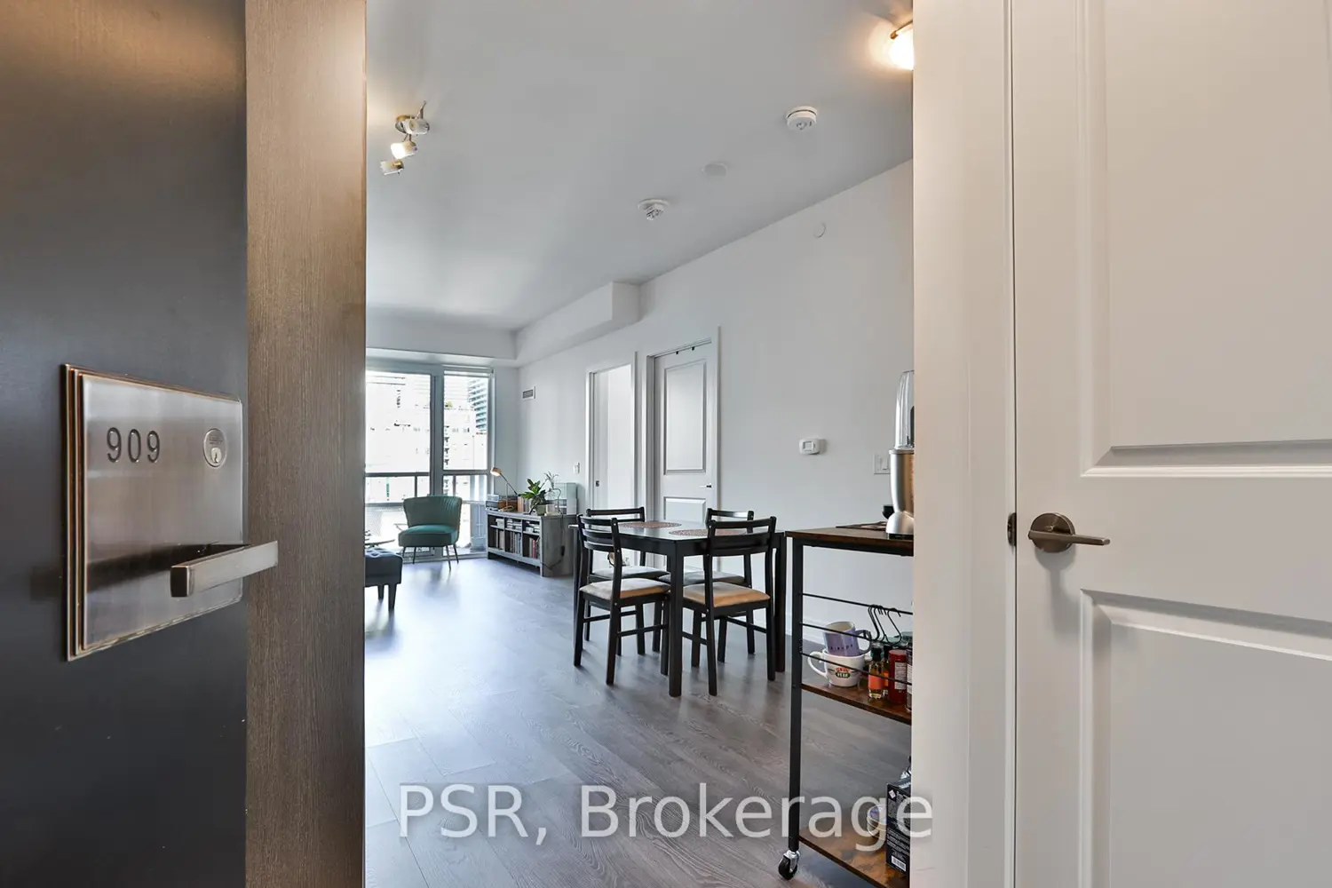 11 Lillian Street 909