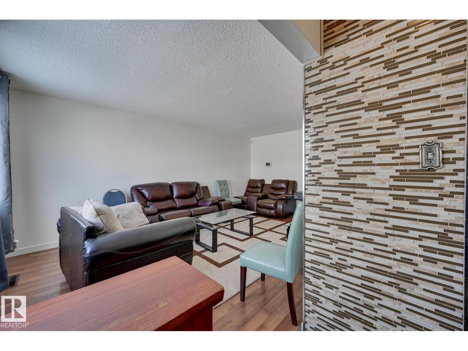 Additional image 2 of 6621 132 Avenue NW, Edmonton, AB, T5C2A4
