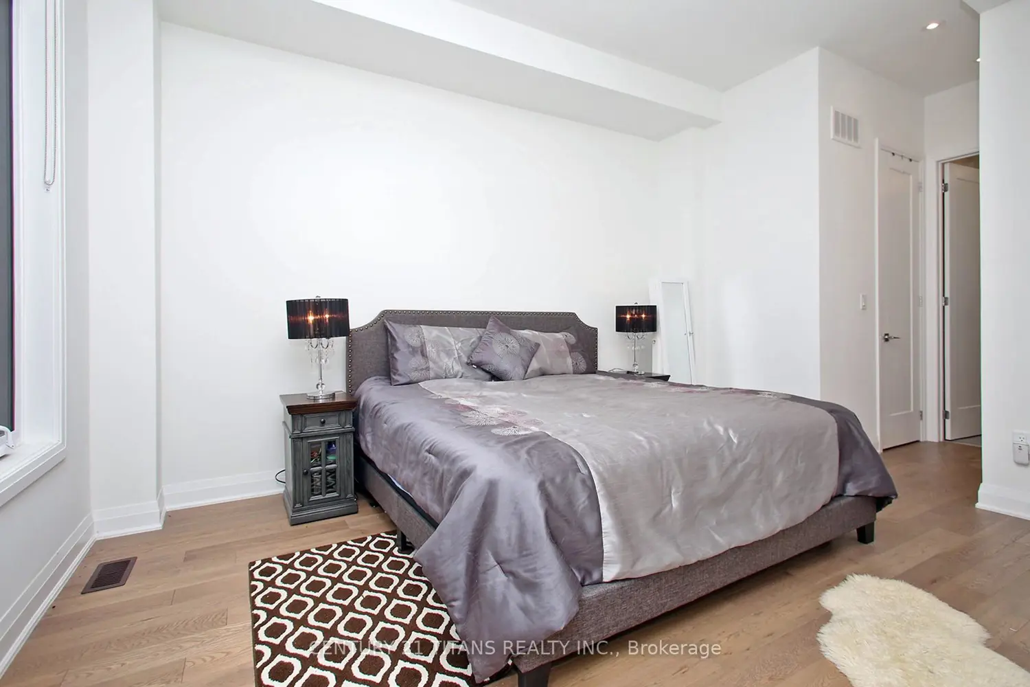 Additional image 11 of 18 Vern Robertson Gate