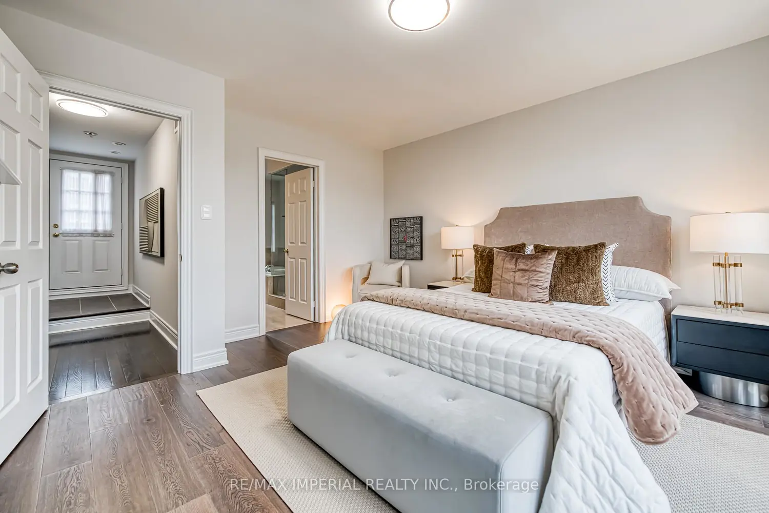 Additional image 9 of 21 Mackenzie's Stand Avenue