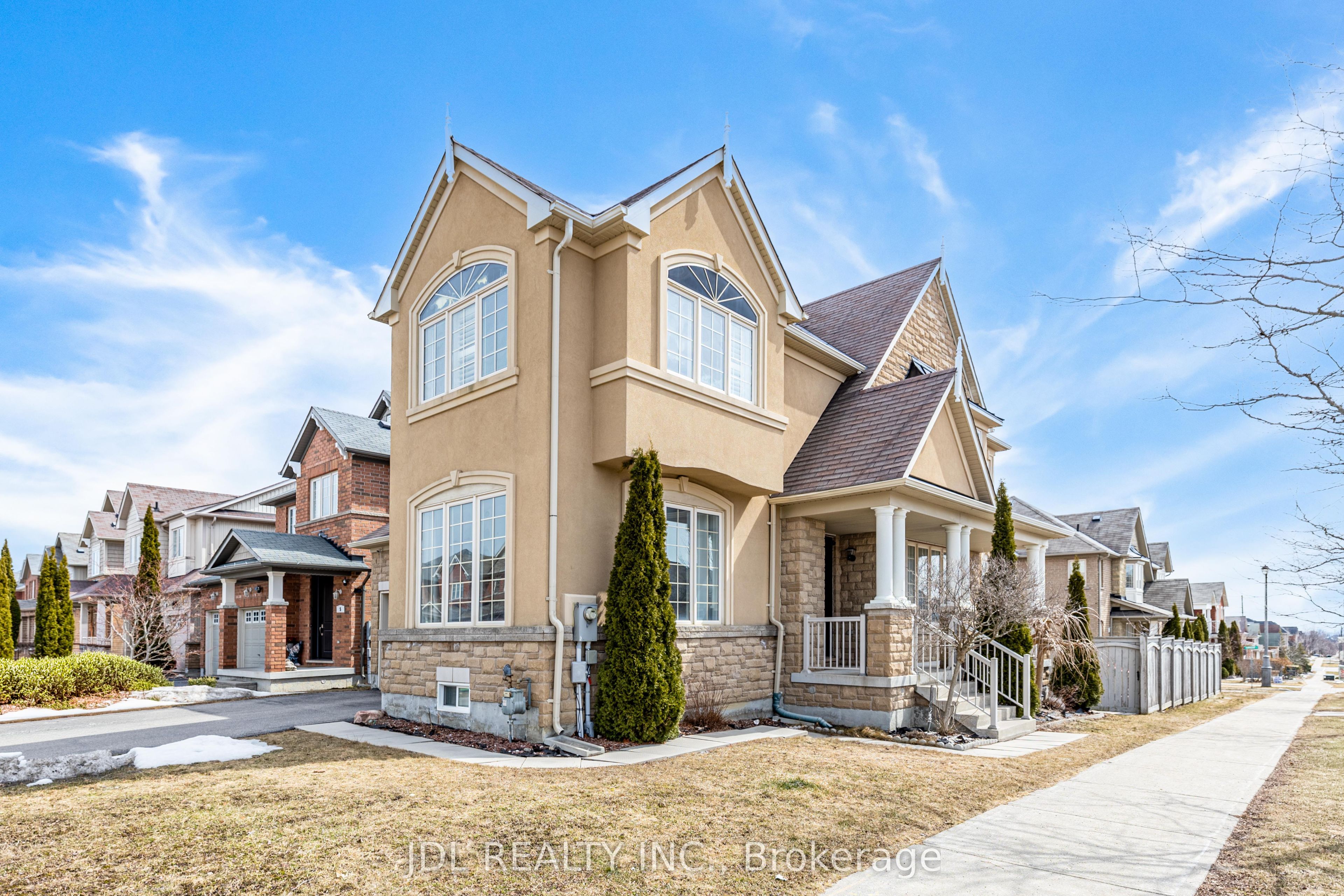Additional image 2 of 3 Mansard Drive, Richmond Hill, ON, L4E 0L8