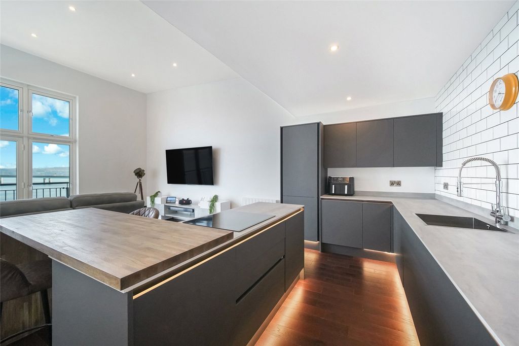Additional image 7 of 2 bed flat for saleMarine Parade Walk, Dundee, Angus DD1