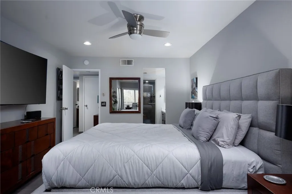 Additional image 51 of 5301 E Waverly Dr Unit 211, Palm Springs, CA 92264