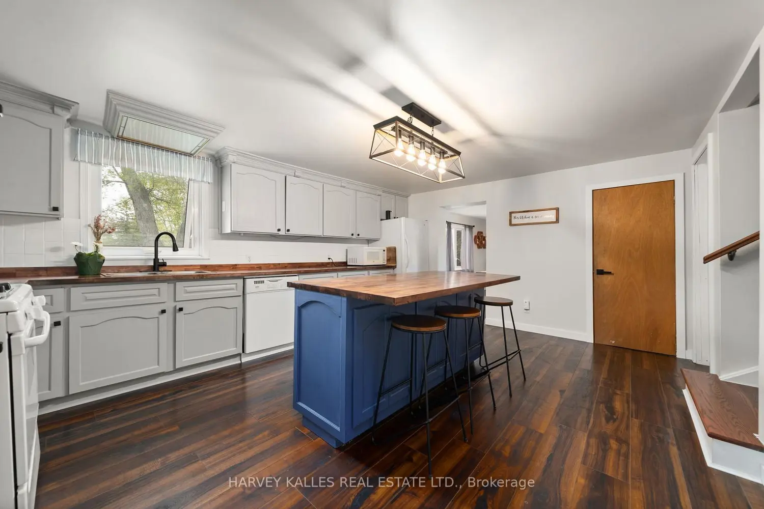 13965 Loyalist Parkway photo 4