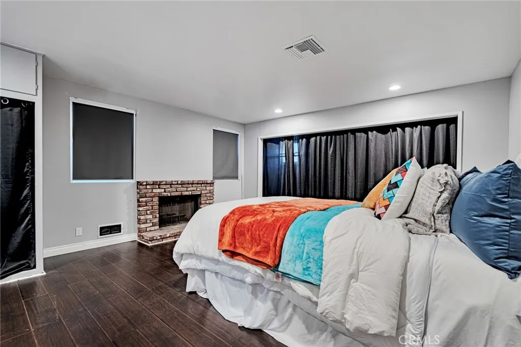 Additional image 59 of 70 W Claremont St, Pasadena, CA 91103