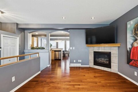 Additional image 8 of 27 Everstone Way SW, Calgary, AB, T2Y 4E4