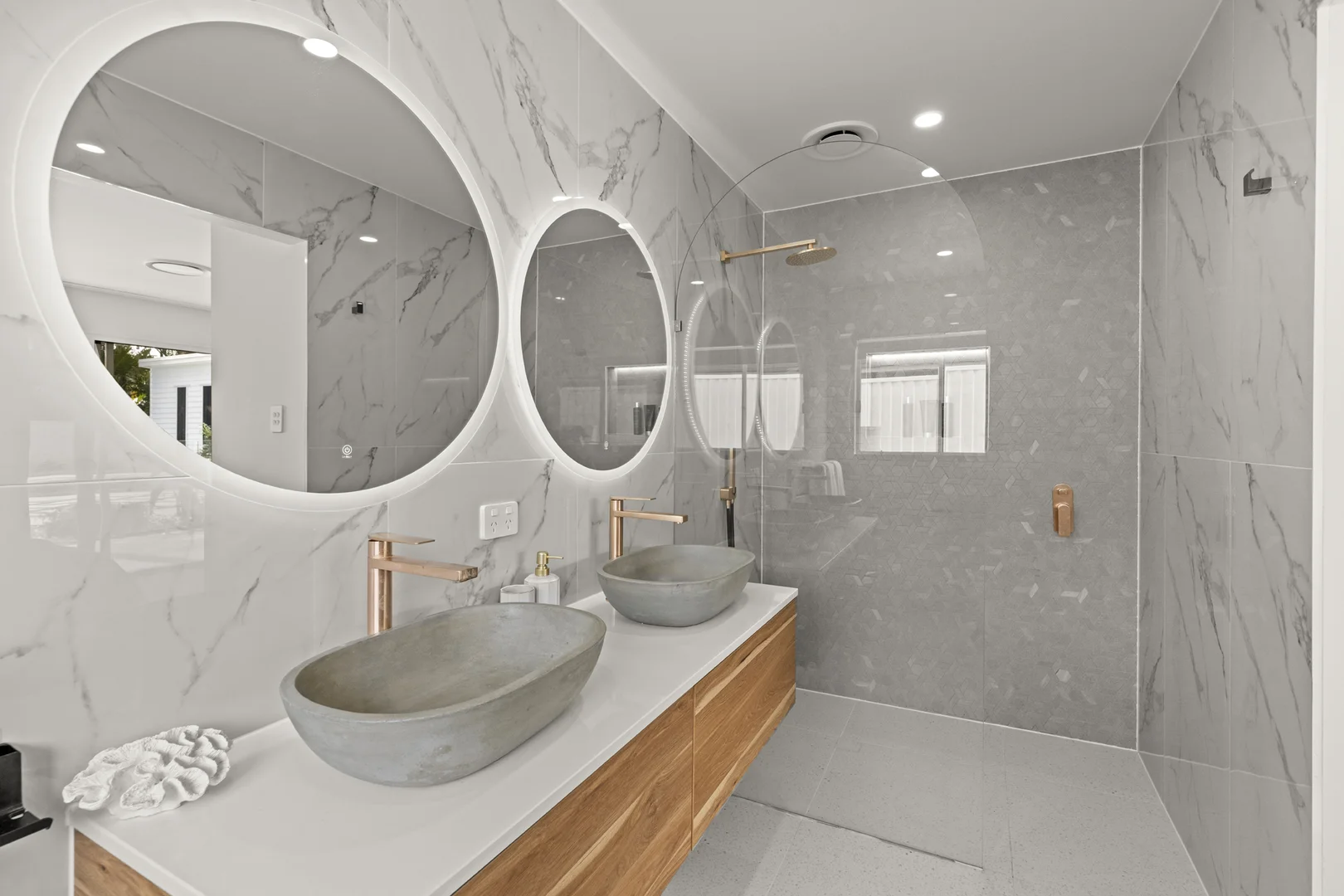 Additional image 16 of 7 McCleary Street, Sorrento QLD 4217