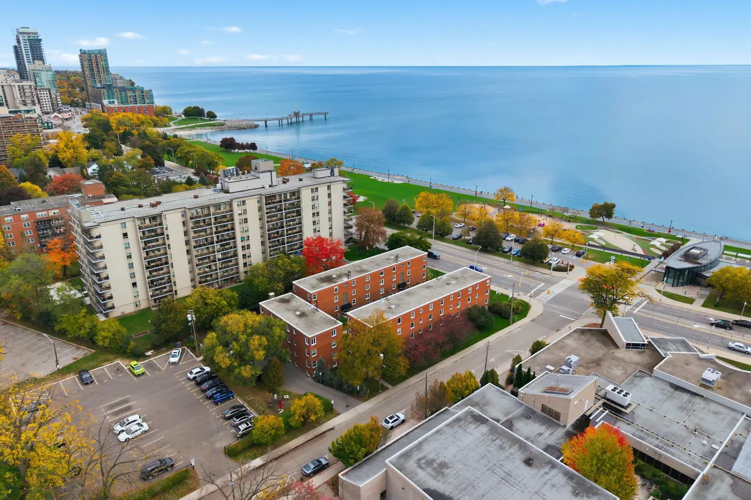 Additional image 3 of 1351 Lakeshore Road 15