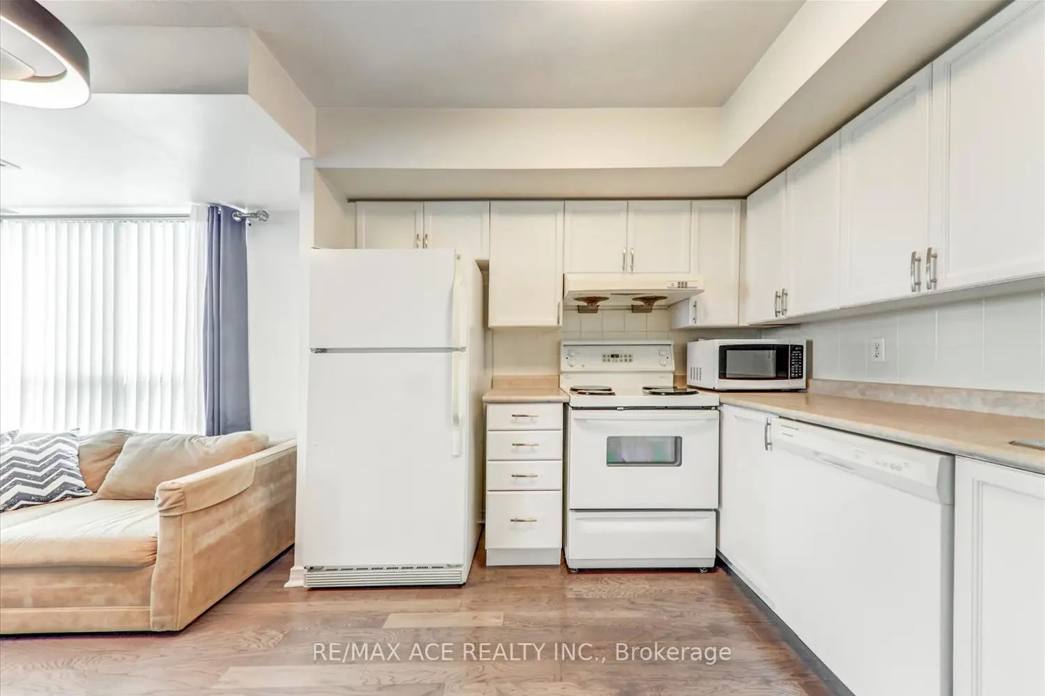 Additional image 11 of 2545 Erin Centre Boulevard 1803