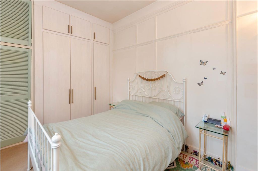 Additional image 5 of 3 bed flat for saleOrchard Wood, Ascot SL5