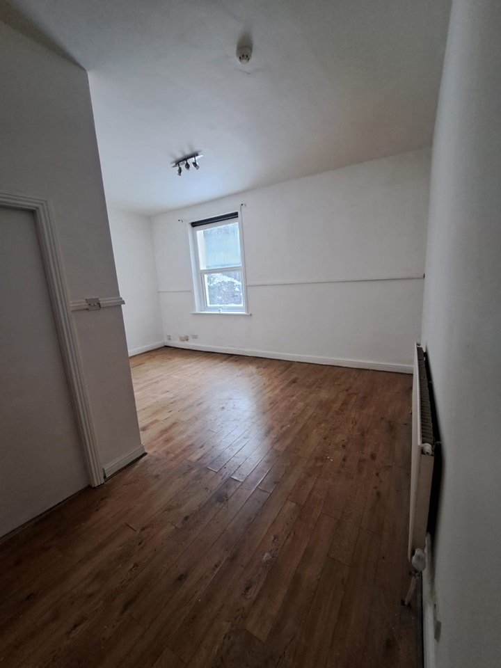 Additional image 3 of 1 Bed Flat, Brunswick Street, LS27, N1 7GU