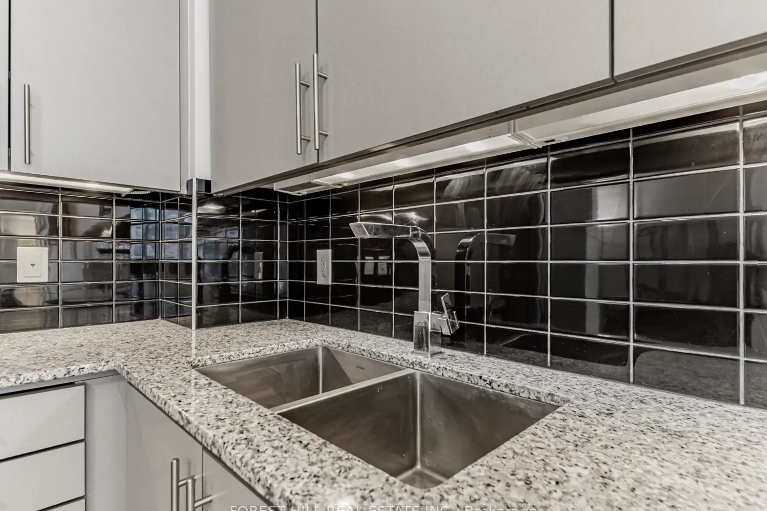 Additional image 6 of 60 Berwick Avenue 517