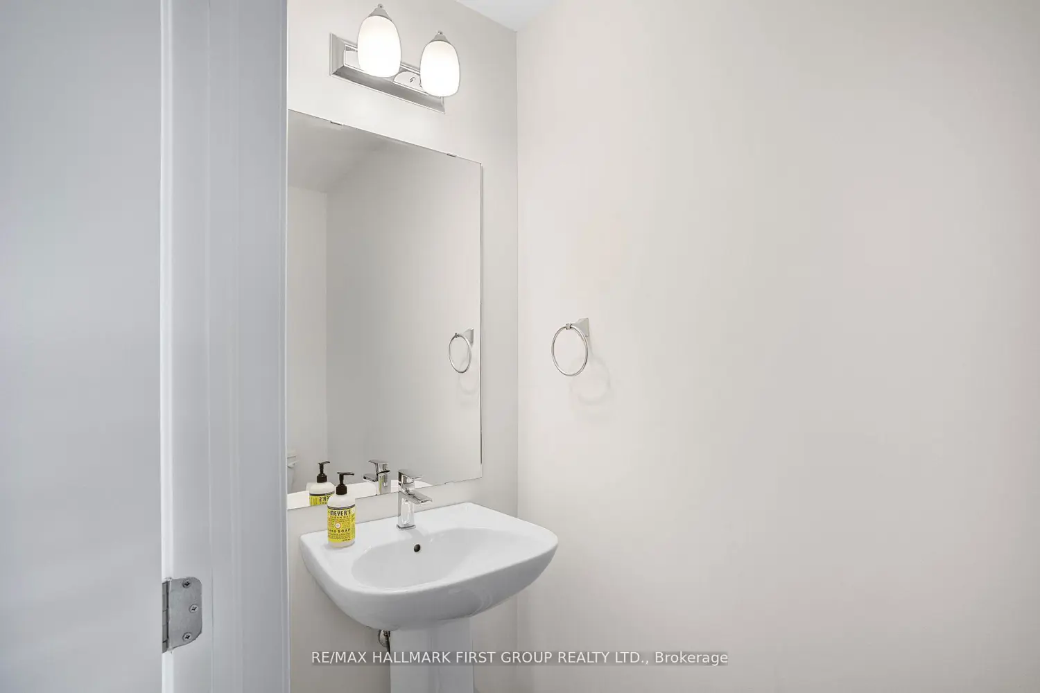 Additional image 5 of 120 Court Drive 28