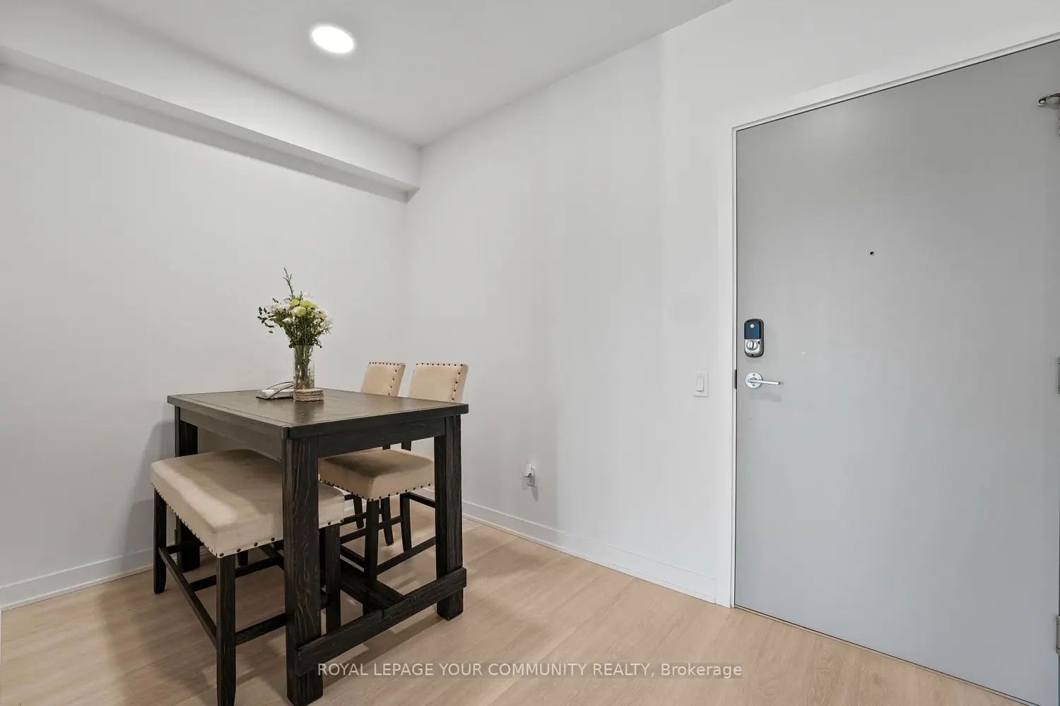 Additional image 5 of 30 Upper Mall Way A909