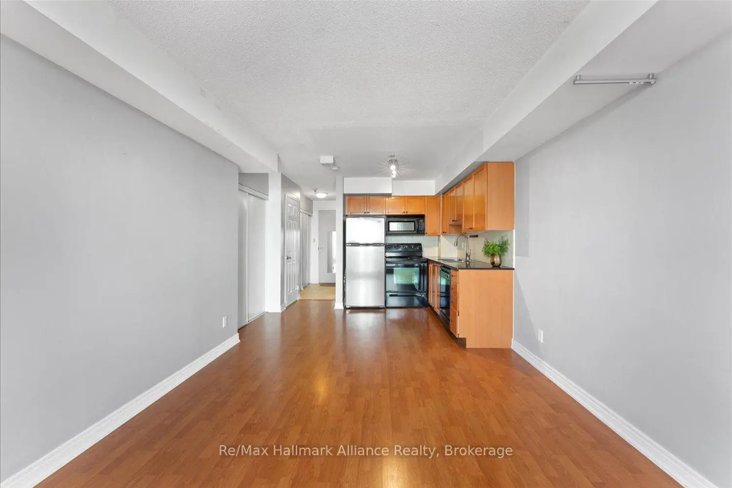 Additional image 9 of 1369 Bloor Street 910