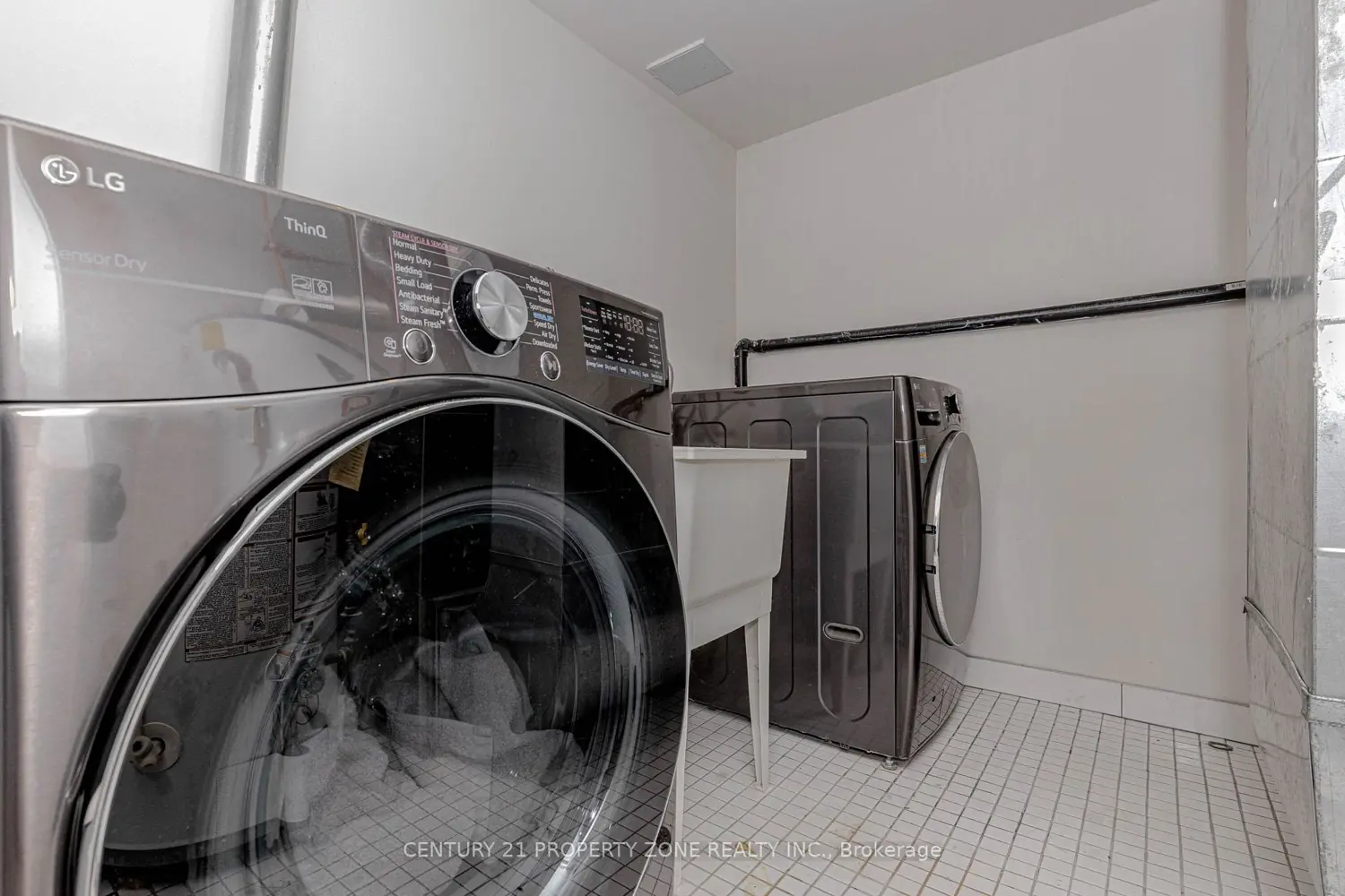 Additional image 19 of 13 White Elm Road