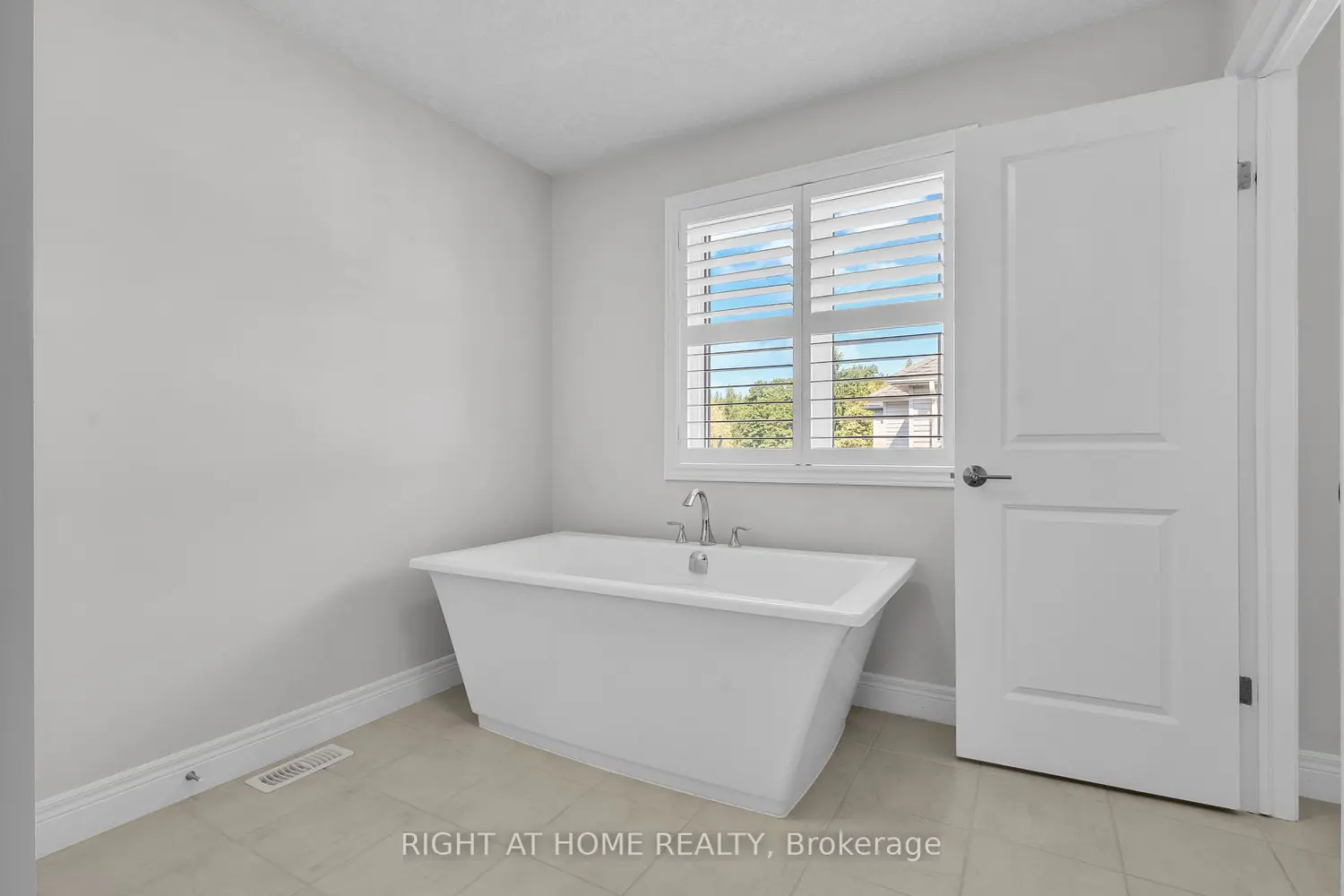 Additional image 10 of 321 Carriage Way