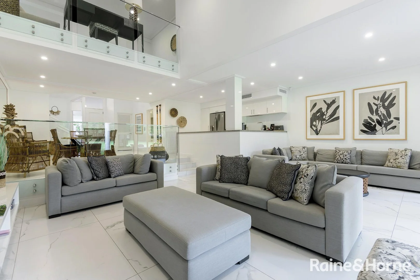11/8-28 Pandanus Way (Mirage Villa 422), Port Douglas QLD 4877