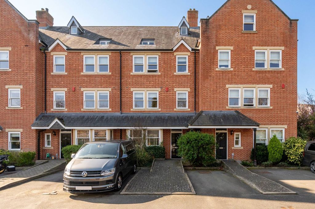 Additional image 4 of 4 bed terraced house for saleBridgeman Drive, Windsor SL4