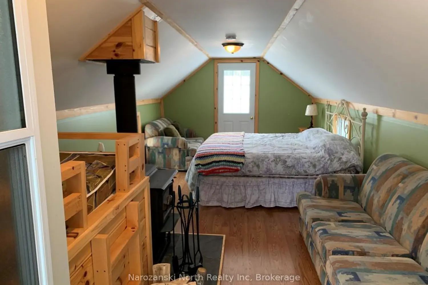 Additional image 18 of 151B Du Lac Avenue