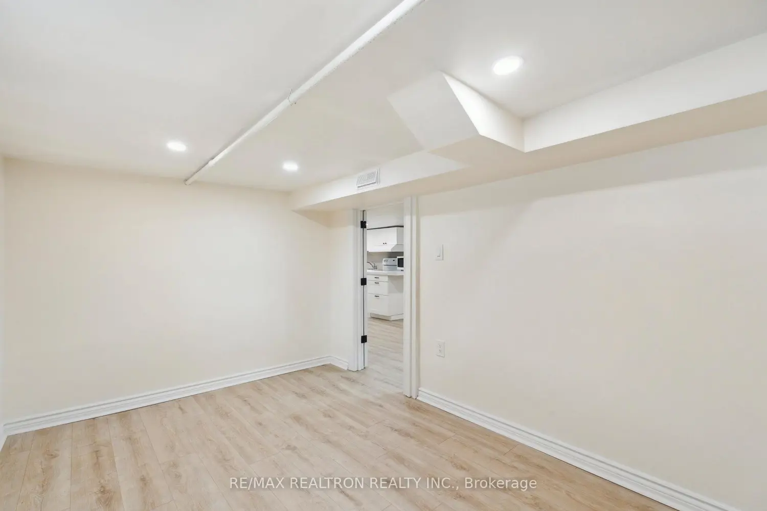 Additional image 20 of 4844 Sixth Avenue