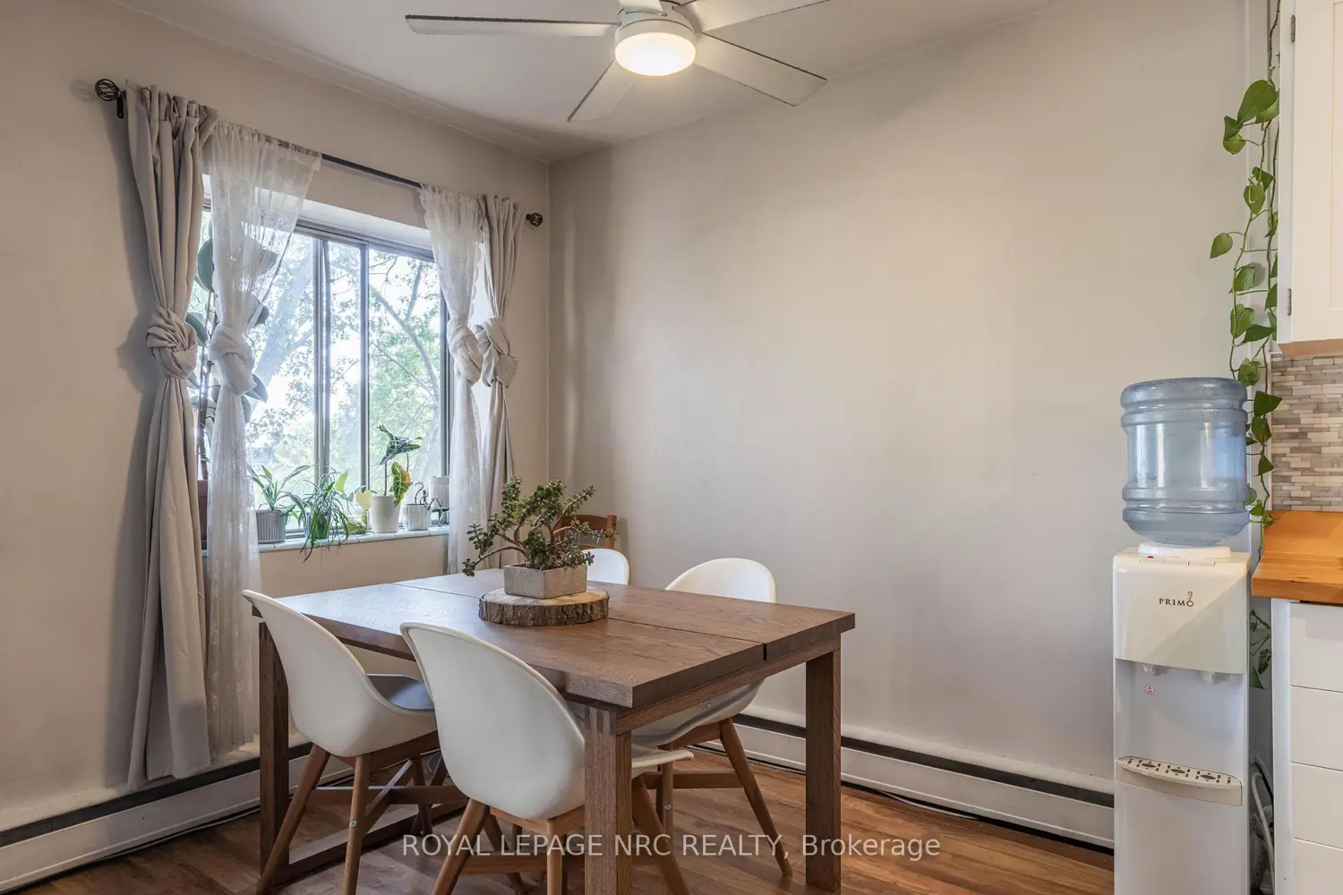 Additional image 6 of 456 Carlton Street 34