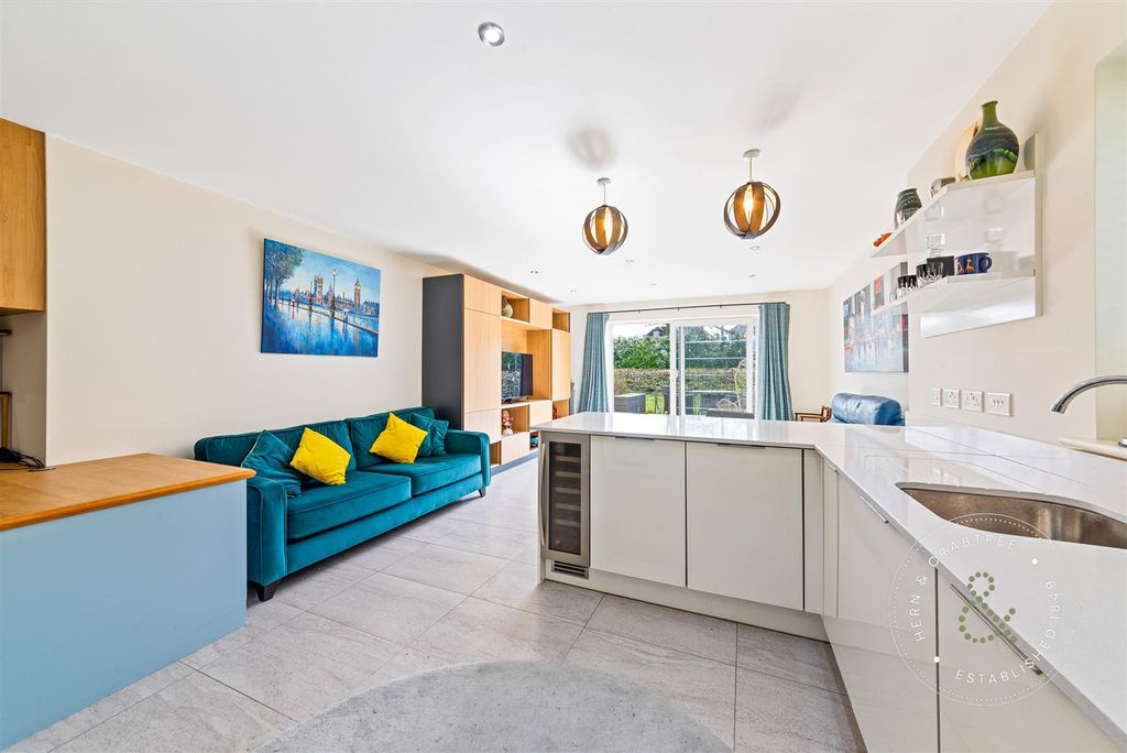 Additional image 19 of 2 bed flat for saleThe Retreat, The Chantry, Llandaff, Cardiff CF5