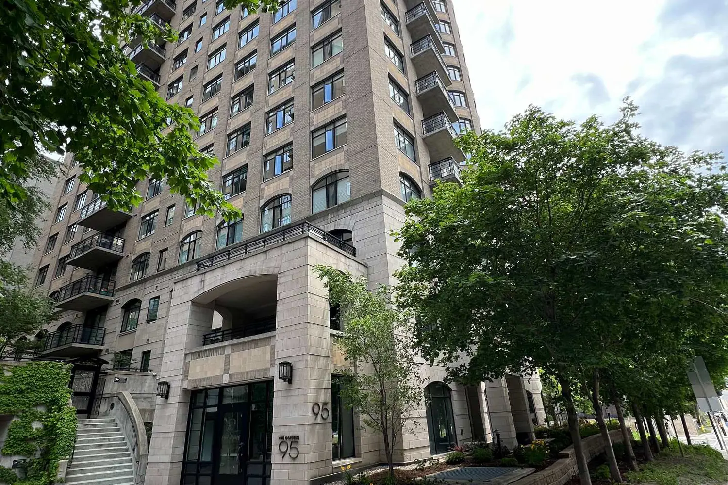 95 Bronson Avenue 1603