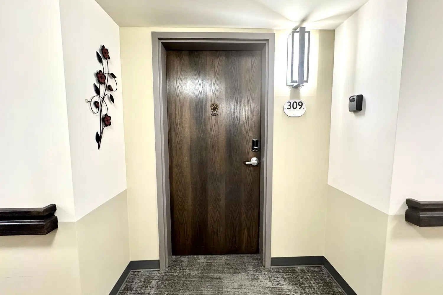 Additional image 3 of 3290 New Street 309