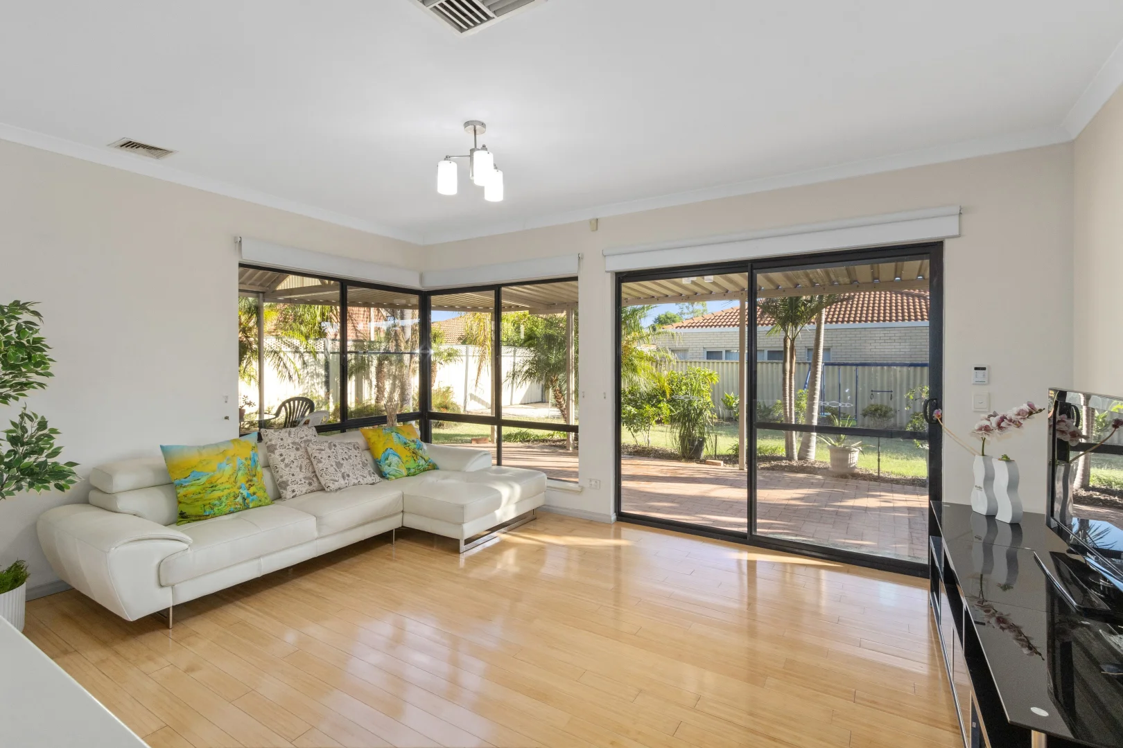 Additional image 25 of 124b Basinghall Street, East Victoria Park WA 6101