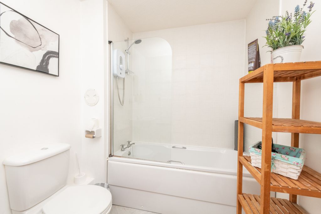 Additional image 12 of 3 bed flat for saleCanavan Court, Falkirk FK2