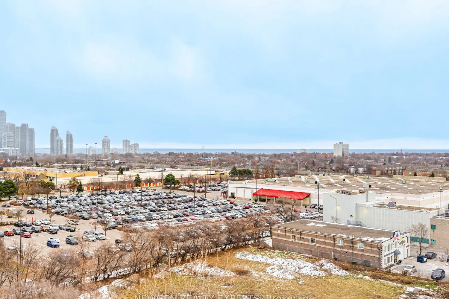 Additional image 18 of 859 The Queensway 824