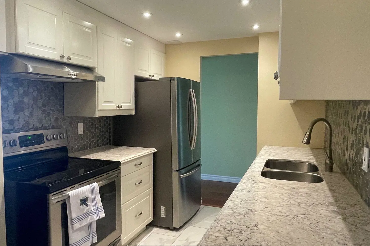 Additional image 3 of 2556 Argyle Road 805